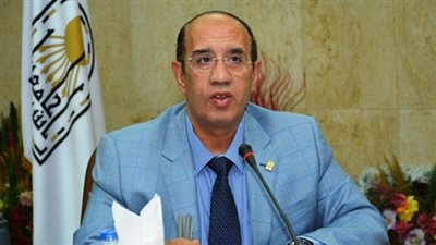 رئيس جامعة أسيوط يدلي بصوته في الانتخابات الرئاسية