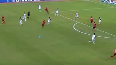 التعادل السلبي يسيطر على لقاء الأهلي والرجاء بعد مرور 15 دقيقة