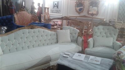 رغم نجاح «فيرنكس دمياط».. صناعة الأثاث تعاني جشع تجار الخامات