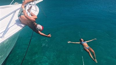 بالصور.. شاب يصبح نجما عبر تويتر بسبب صورة حبيبته