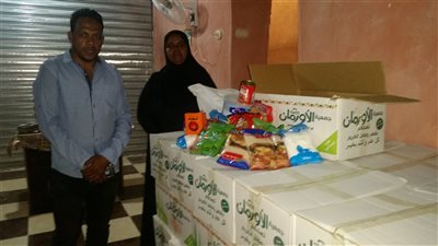 الأورمان توزع 500 كرتونة مواد غذائية بالغردقة (صور)