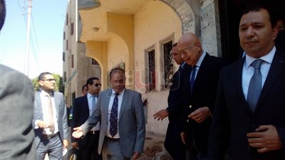 بالصور.. رئيس الوزراء يتوجه إلى ديوان محافظة الأقصر