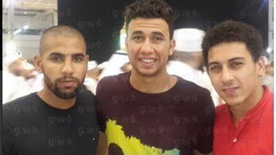 بالصور.. نص دستة أهلاوية يتسلحون بالعمرة لمواجهة أزماتهم.. السعيد ومارسيللو وزكريا يحاربون«النحس»..تريزيجيه في الحرم بسبب الاحتراف..عبد الفضيل يحسم وجهته القادمة بالاستخارة.. وجدو يحلم بالعو