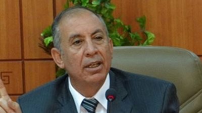 محافظ البحر الأحمر يكرم مدير مكتب الرقابة الإدارية