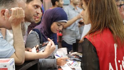 بالصور.. نفاد الشحنة الأولى للهاتف «هواوي P8» في مصر خلال ٦٠ دقيقة