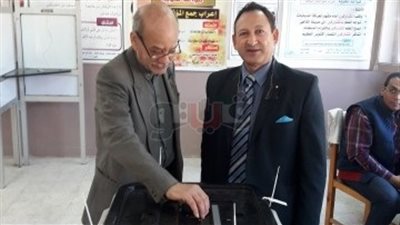 عميد أسرة سيد درويش يدلى بصوته في الانتخابات بالإسكندرية