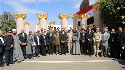 وفد من مطرانية قنا يشارك باحتفالات الشرطة (صور)
