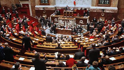 البرلمان الفرنسى يقر مادة تسمح للمثليين بالزواج والتبنى