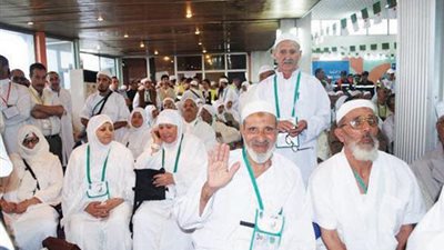 مطار القاهرة يتزين بالمعتمرين الأربعاء.. الانتهاء من تجهيز الصالات لاستقبال معتمري رجب وشعبان.. مصر للطيران توفر 156 ألف مقعد برحلاتها.. 10 رحلات يومية إلى جدة و5 للمدينة المنورة