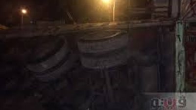 إعادة فتح طريق دائري البساتين عقب رفع آثار حادث انقلاب سيارة زيوت