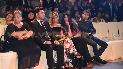 بالصور.. تكريم نجوم الفن والإعلام في مهرجان عاصمة الموضة العربية