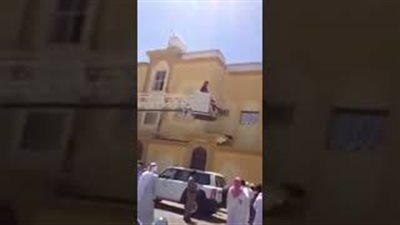 بالفيديو.. لحظة إنقاذ فتاة حاولت الانتحار بسبب نتيجة الامتحانات