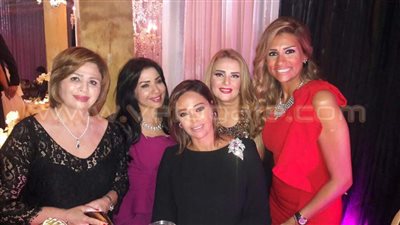 بالصور.. إلهام شاهين وداليا البحيري في حفل زفاف حنان مطاوع