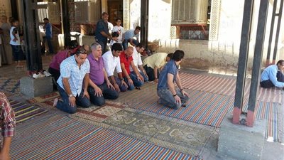 بالصور.. نجوم الكرة يؤدون صلاة الجمعة بمسجد «أحمد نجم» في الأقصر