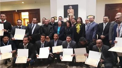 تكريم أول دفعة من المرشدين السياحيين بعد اعتمادهم من «البيئة»