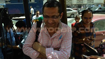 وصول خالد البلشى لمحكمة عابدين لحضور جلسة محاكمته ونقيب الصحفيين