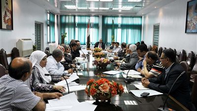 رجال الأعمال بـ