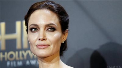 حتى في المرض.. أنجلينا جولي تؤثر في الناس