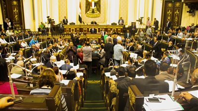 عبد العال يحيل مشروعات القوانين للجان المختصة