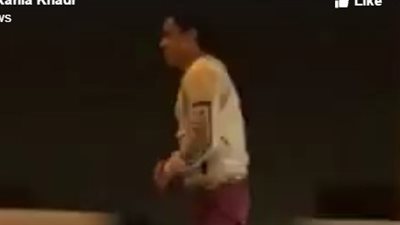 بالفيديو.. شاب يستعرض مهارته في قيادة دراجة نارية أعلى كوبري أكتوبر