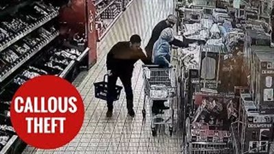 بالفيديو والصور.. لحظة سرقة لصين أموال عجوز بعد خداعها