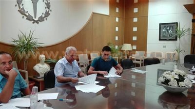 بالصور.. رسميًا سموحة يتعاقد مع عمر مسعد لاعب الإسكواش