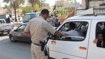 «مرور قنا» تتوعد السائقين المخالفين للتسعيرة بتنفيذ القانون