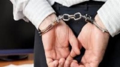 ضبط صاحب مقهي بحوزته 20 ألف دولار بالجيزة