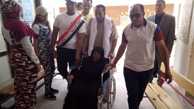 أكبر معمرة بالواحات تدلي بصوتها في الانتخابات الرئاسية (فيديو)