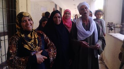 الحاج محمود خلف الله.. «ما أحلاها لمة العيلة في اللجنة» (فيديو وصور)