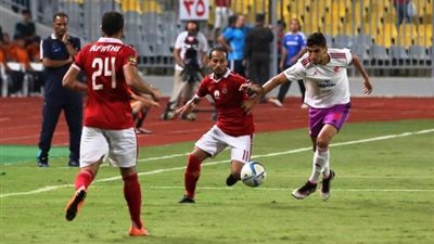 15 دقيقة.. التعادل السلبي يسيطر على لقاء الأهلي والوداد المغربي