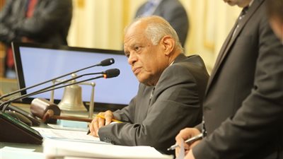 بدء اجتماع اللجنة الاقتصادية بالبرلمان دون انتظار الوزراء