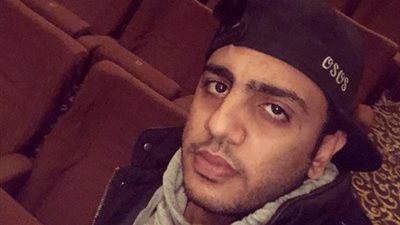 «أوس أوس» يتذكر والده برسالة مؤثرة من داخل «مسرح مصر»