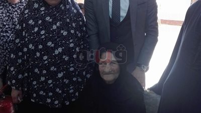 أكبر معمرتين بالقليوبية تدليان بصوتهما
