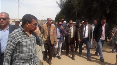 محافظ الإسماعيلية يتفقد لجان انتخابات الرئاسة في القرى (صور)