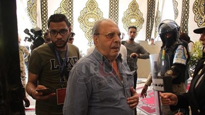 أسامة عباس يدلي بصوته في الانتخابات الرئاسية (صور)