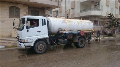 وحدات دمياط تكسح مياه الأمطار من شوارعها لتسهيل حركة المرور