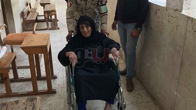مسنة عمرها 96 عاما تشارك بالانتخابات الرئاسية في الدقهلية (صور)
