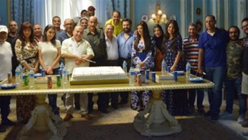 ابطال مسلسل «عائلة