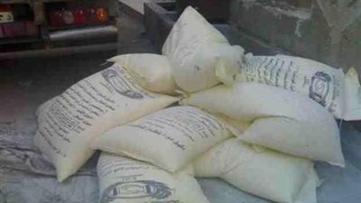 ضبط 170 شيكارة دقيق مدعم قبل بيعها بالسوق السوداء في بورسعيد