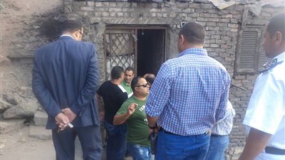 بالصور.. حصر منازل الخطورة الداهمة بعزبة العرب غرب مدينة نصر