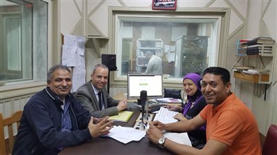 الإذاعة تناقش ملفي الإسكان والنقل أثناء متابعة الانتخابات الرئاسية (صور)