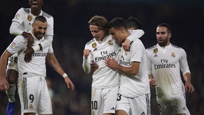 ريـال مدريد يخطف فوزا ثمينا من إشبيلية 0/2 بالدوري الإسباني