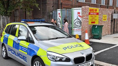 دهس مسلمين أمام مسجد في بريطانيا (فيديو وصور)