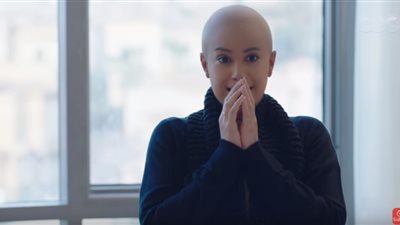 بكاء الجمهور في مشهد مؤثر لـ«حلق شعر» هند صبري بـ«حلاوة الدنيا»