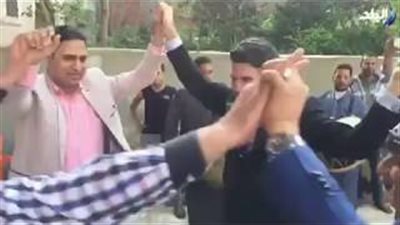 وفد الكونجرس لمتابعة الانتخابات يرقص على أنغام المزمار بقويسنا(فيديو)