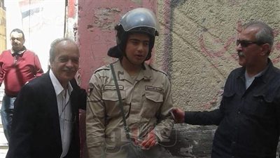 والد أحد الشهداء يشارك بالانتخابات الرئاسية في الإسكندرية (صور)