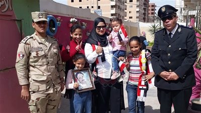 زوجة الشهيد «أحمد عبد النبي»: المصريون قدروا قيمة دماء شهداء الوطن (صور)