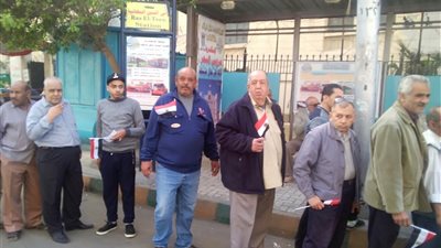 مشروب الطاقة يحمي الناخبين من الإرهاق بسبب الوقوف في الطوابير باللجان