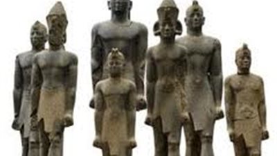 ضبط 9 تماثيل بحيازة مسجل خطر بقنا تستخدم فى النصب على المواطنين